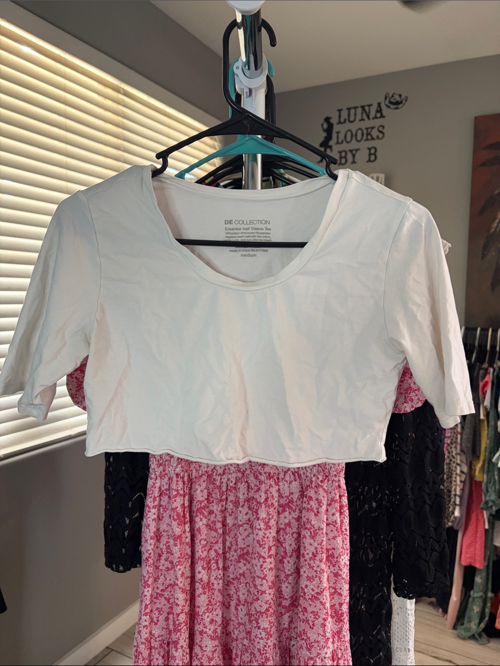 SD Collection White Cropped Scoop Neck Top